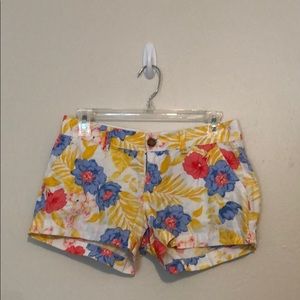 Old navy Hawaiian print shorts